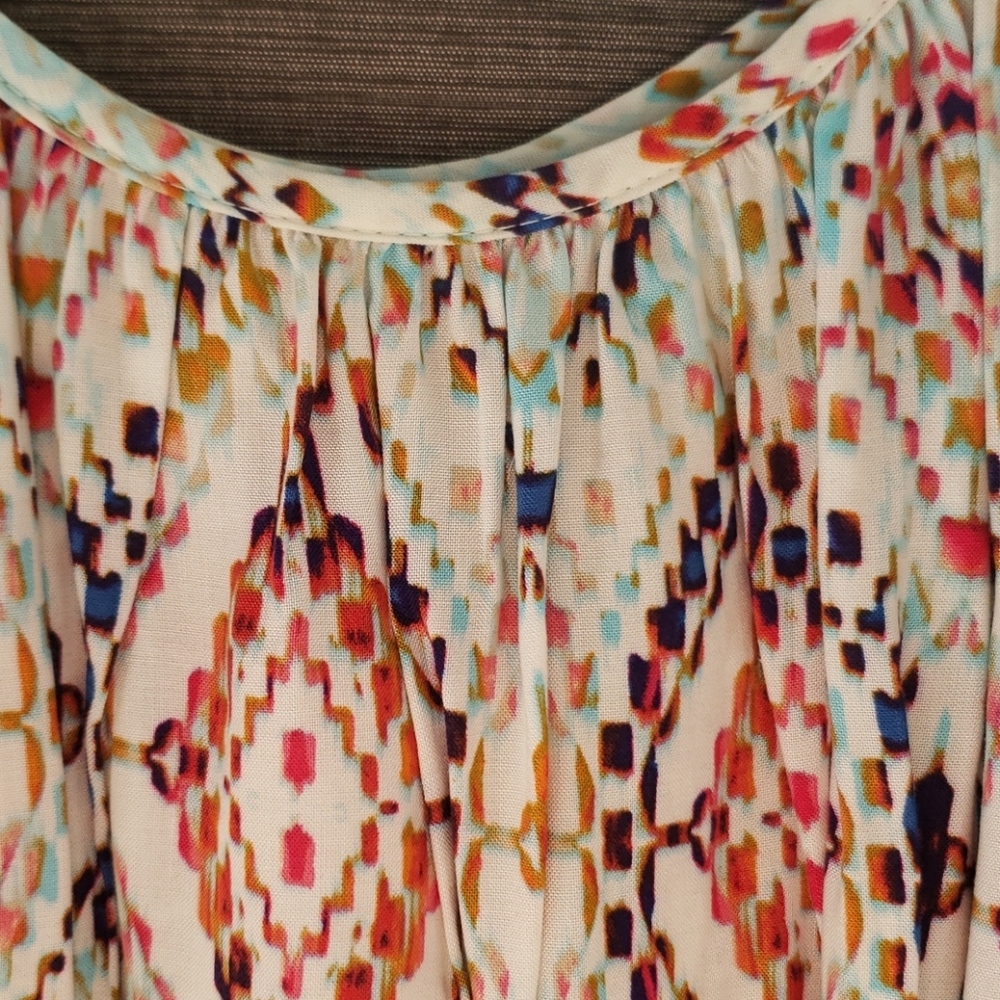 Cold Shoulder Shirt - Picture 5 of 7